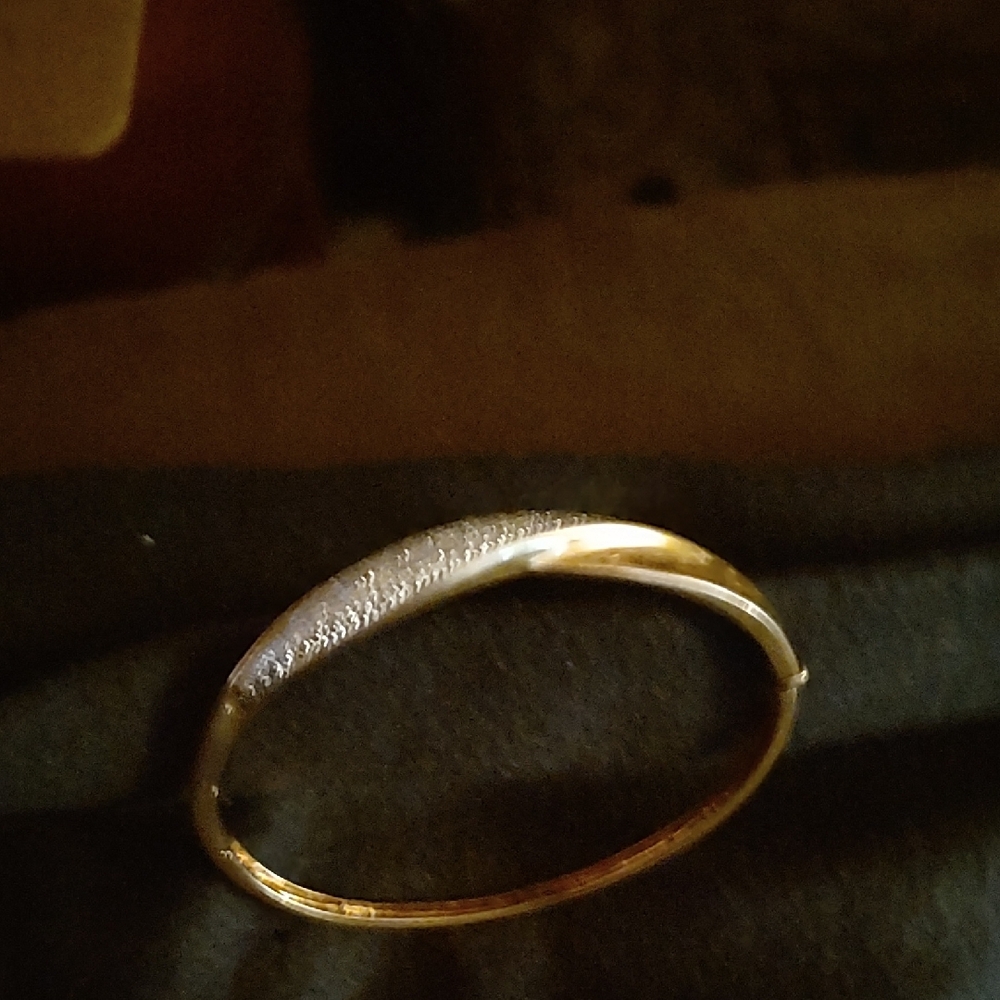 Elegant Two-Tone Gold and Silver Bracelet